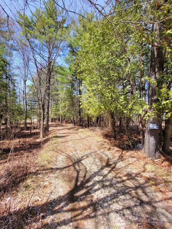 Hermon, ME 04401,610 York RD