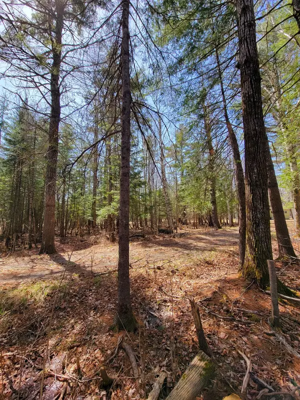 Hermon, ME 04401,610 York RD