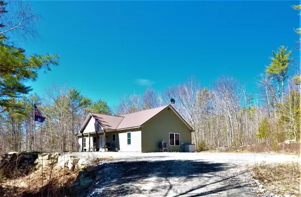 Raymond, ME 04071,688R Webbs Mills RD