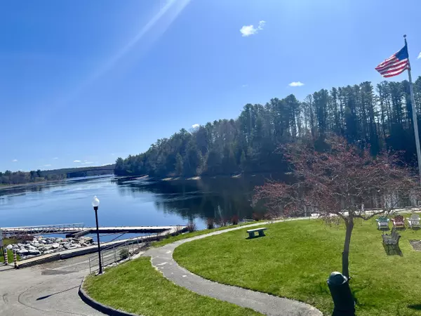 Richmond, ME 04357,51 Kimball ST