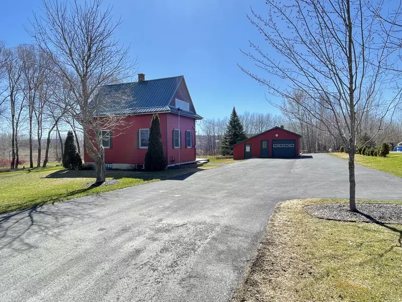 21 Houlton RD, Fort Fairfield, ME 04742