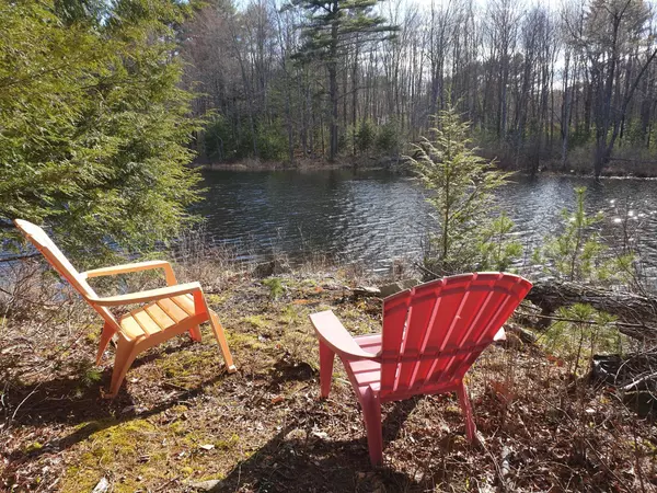 Mount Vernon, ME 04352,329 Pond RD