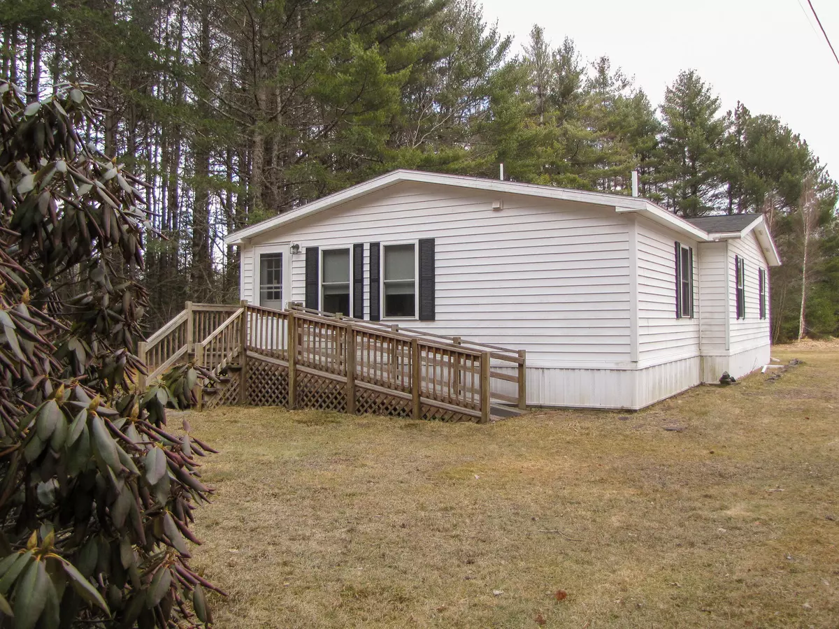 Wesley, ME 04686,5 Cedar Lane