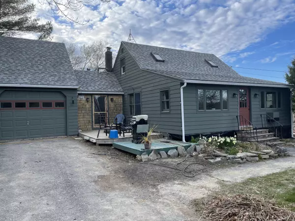 47 Village ST, Jefferson, ME 04348