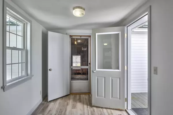 Waldoboro, ME 04572,187 Washington RD