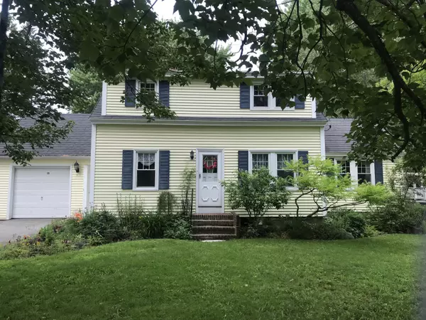 25 Grove ST, Orono, ME 04473