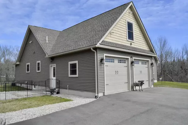 Hermon, ME 04401,36 Alard DR