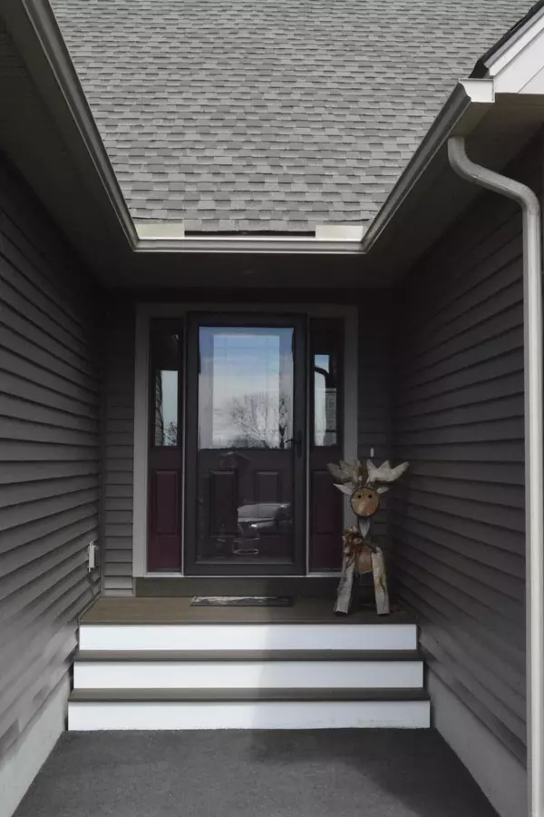 Hermon, ME 04401,36 Alard DR