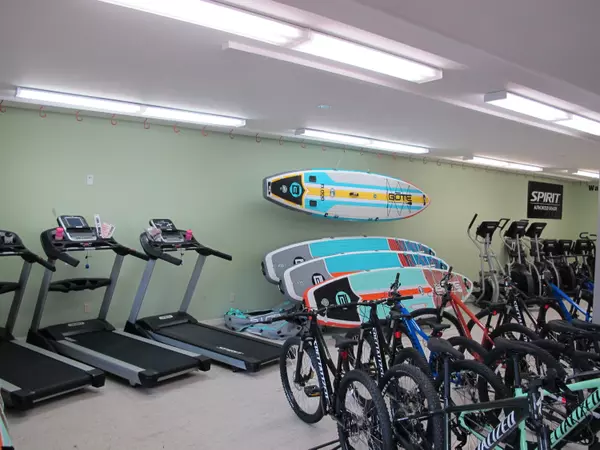 Oakland, ME 04963,20 Main ST