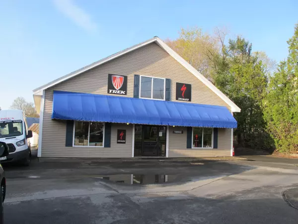 20 Main ST, Oakland, ME 04963