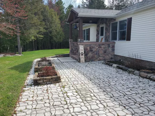 Palmyra, ME 04965,8 Square RD