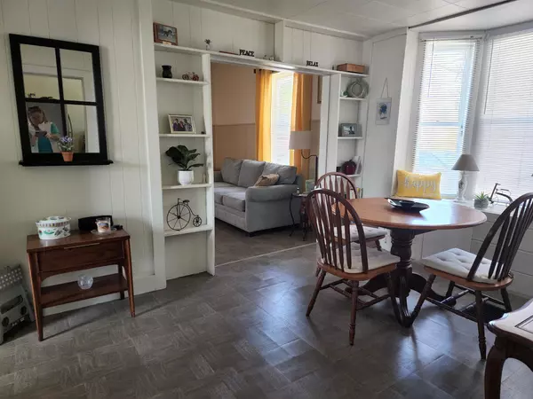 Norway, ME 04268,22 Summer ST