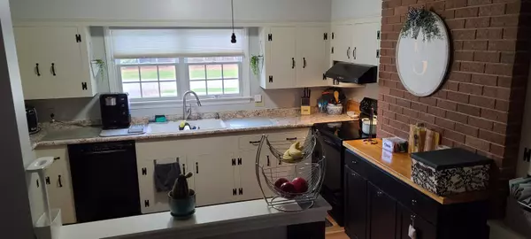 Waterville, ME 04901,5 Sisters CT