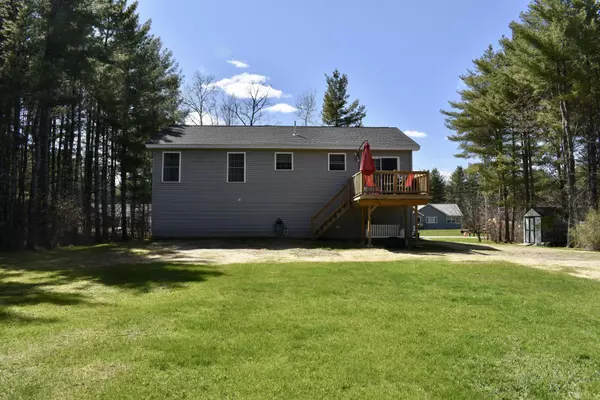 Newport, ME 04953,35 Peck DR