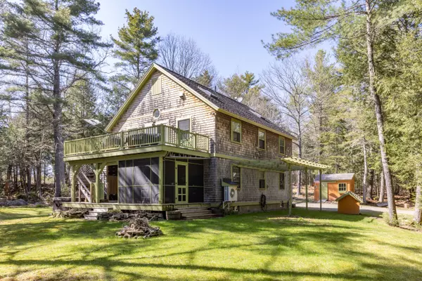 128 Pond RD S, Searsmont, ME 04973