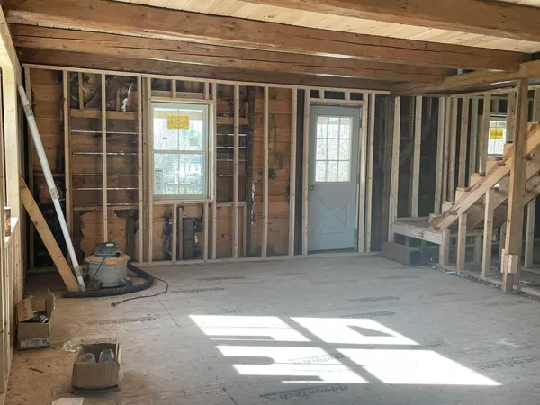 Mount Vernon, ME 04352,238 Sadie Dunn RD