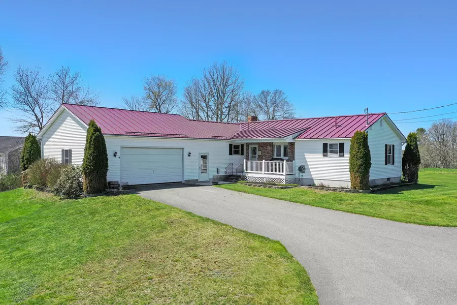 227 Pleasant ST, Clinton, ME 04927