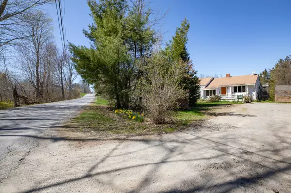 Hermon, ME 04401,431 Clark RD