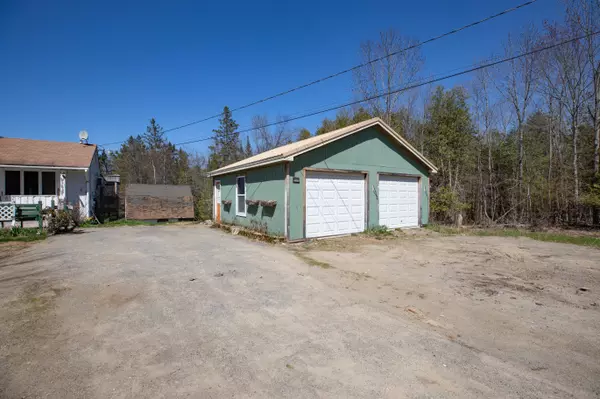 Hermon, ME 04401,431 Clark RD