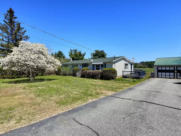 60 North Hill RD, Buckfield, ME 04220