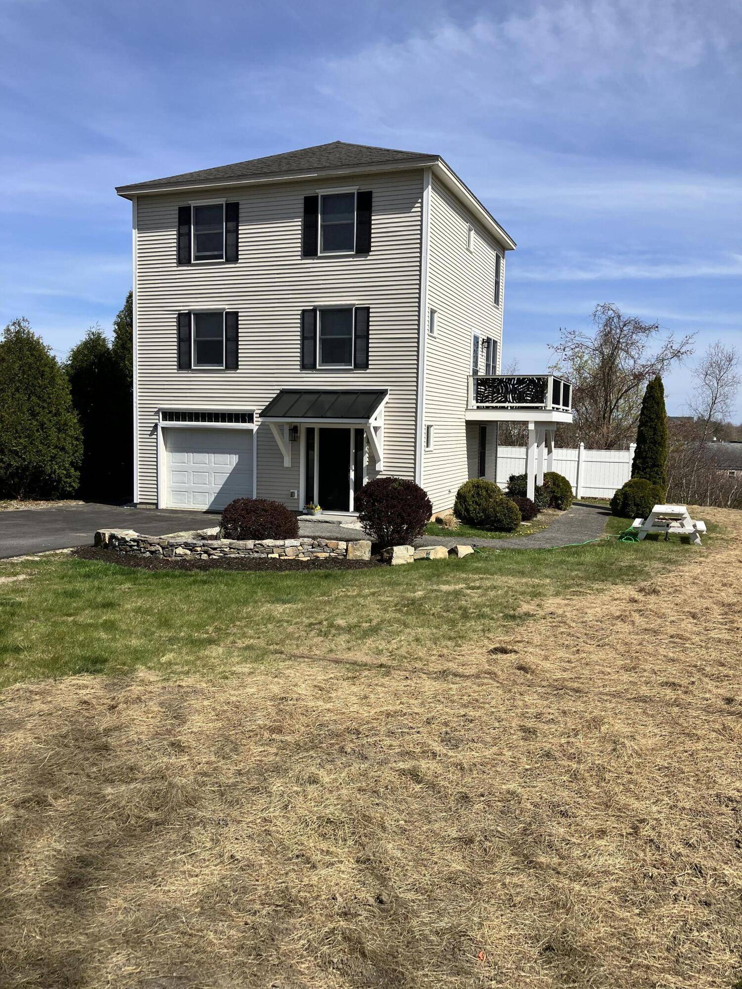 4 Holly ST, Scarborough, ME 04074