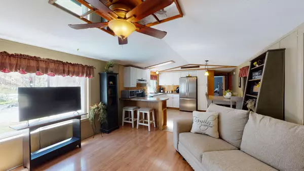 Lisbon, ME 04250,56 King RD