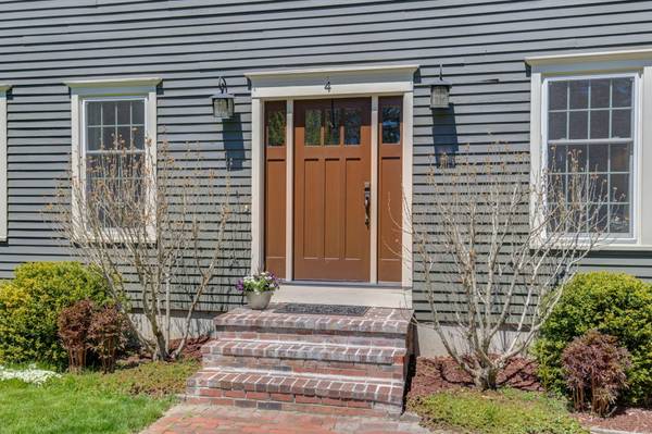 4 Tanglewood CIR, Scarborough, ME 04074