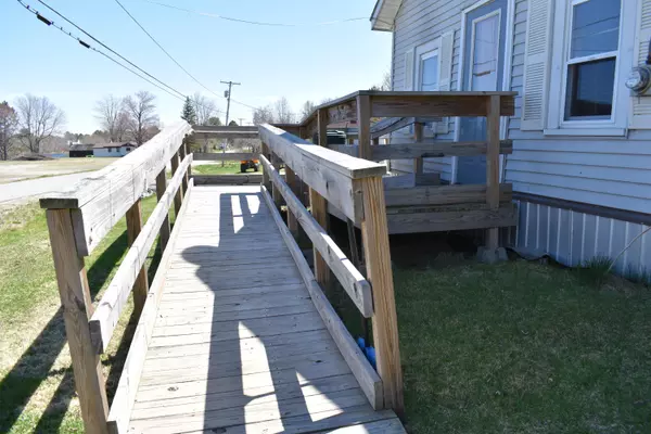 Howland, ME 04448,98 River RD