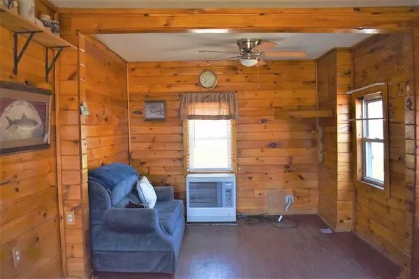 Howland, ME 04448,98 River RD