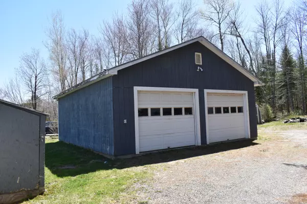 Howland, ME 04448,98 River RD