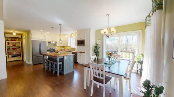 New Gloucester, ME 04260,5 Iron Wood RD