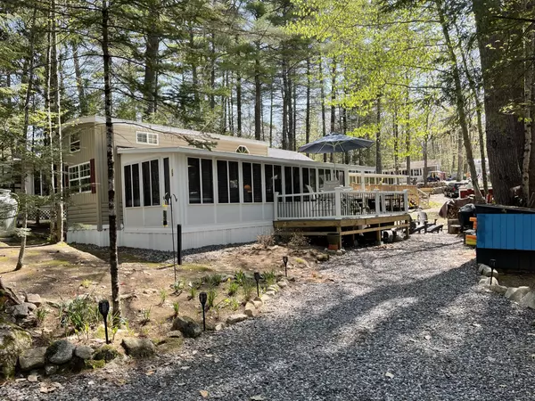 Naples, ME 04055,10 Maine RD