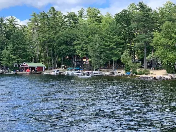 Naples, ME 04055,10 Maine RD