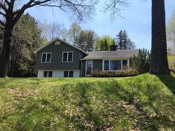 7 Sunrise TER, Orono, ME 04473