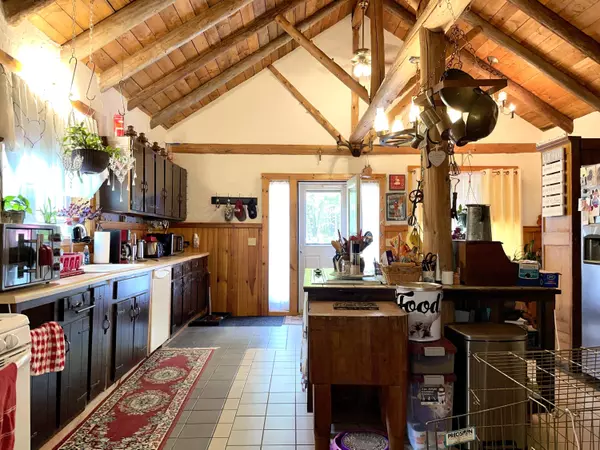 Sebec, ME 04481,413 Milo RD