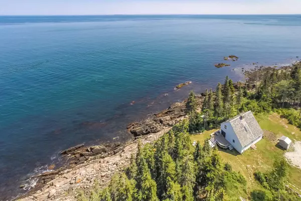 199 Spicer LN, Saint George, ME 04860