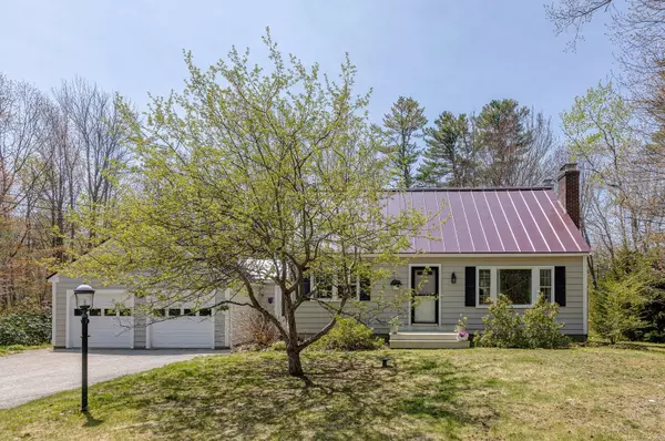 2 Cushing Briggs RD, Freeport, ME 04032