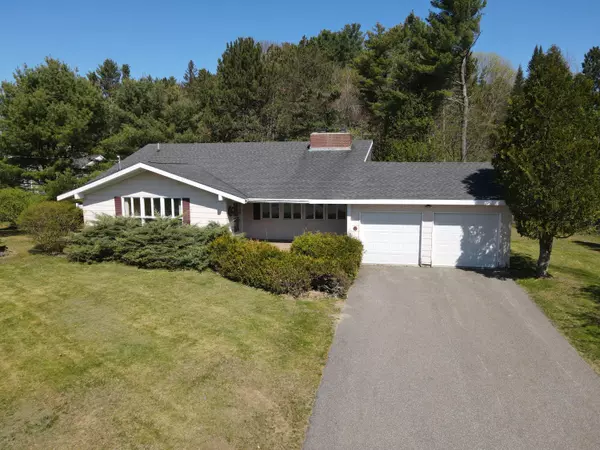 8 Mountainview DR, Orono, ME 04473