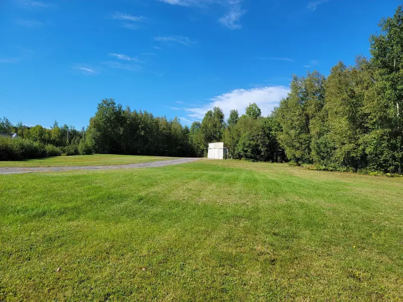 68 Airport RD, Lincoln, ME 04493