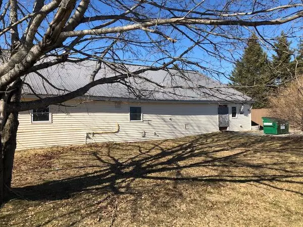 4 Heavens WAY, Machias, ME 04654