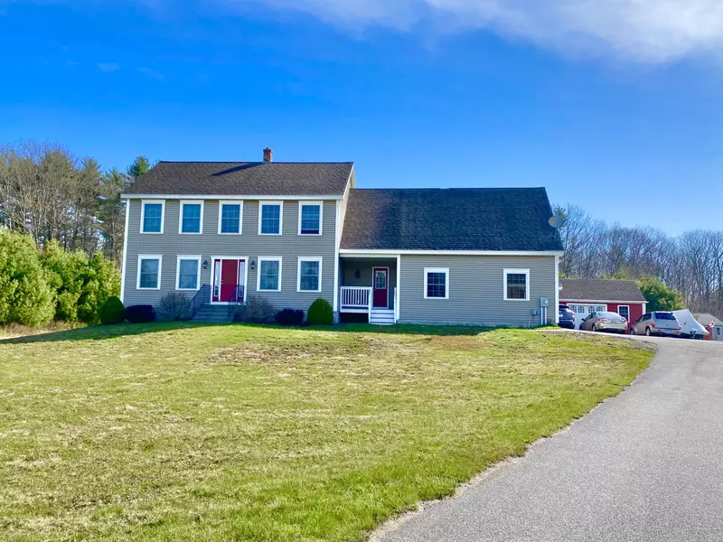 8 Stonewall LN, Saco, ME 04072