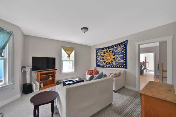 Mechanic Falls, ME 04256,36 Oak ST