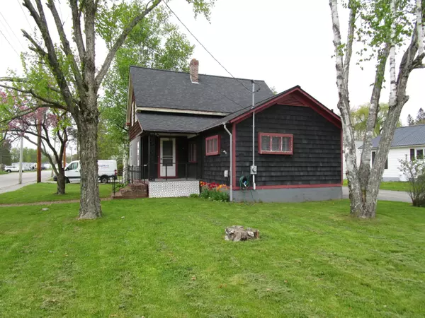 Howland, ME 04448,15 Water ST