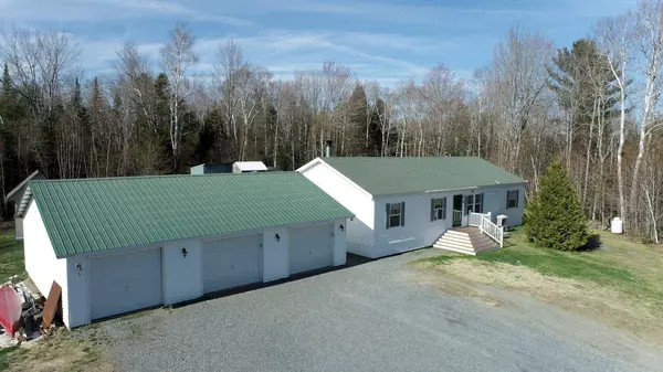 Hudson, ME 04449,50 Outback RD