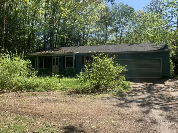 35 Harrison RD, Naples, ME 04055