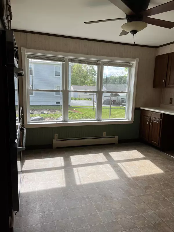 Waterville, ME 04901,12 Pare ST