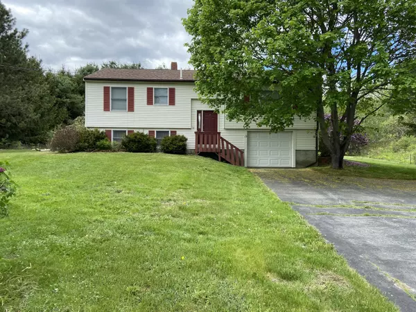 19 Pleasant Hill DR, Waterville, ME 04901