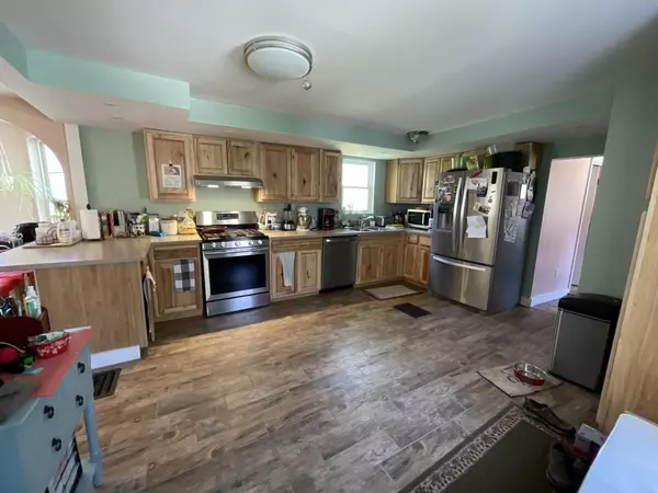 Mechanic Falls, ME 04256,31 Laurel ST