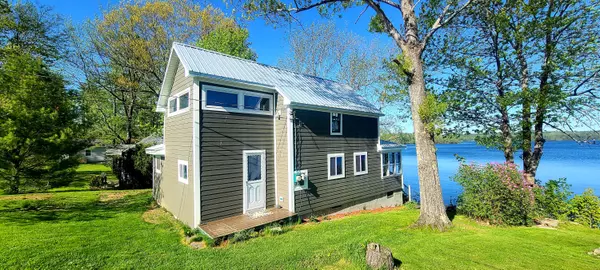 Vassalboro, ME 04989,110 Arnold RD