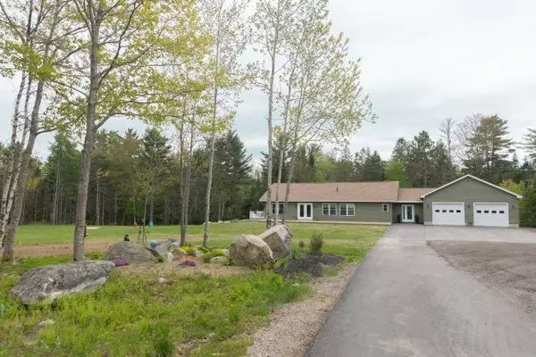 87 Easy ST, Orland, ME 04472